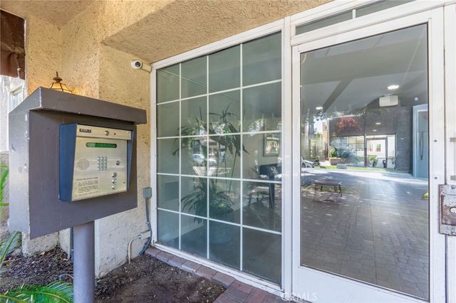 4647 Willis, Sherman Oaks, CA 91403