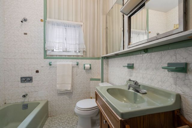 42 Bigelow St, Boston, MA 02135