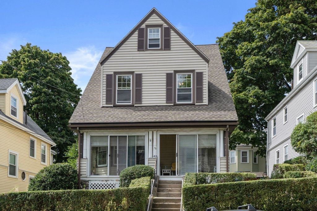 42 Bigelow St, Boston, MA 02135