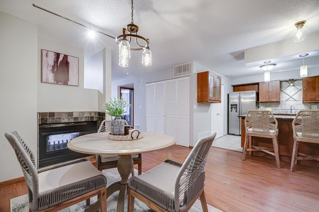 232 W Franklin Avenue 303, Minneapolis, MN 55404