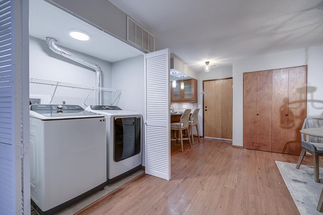 232 W Franklin Avenue 303, Minneapolis, MN 55404