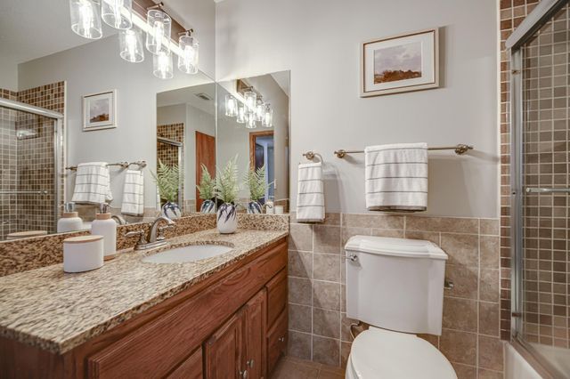 232 W Franklin Avenue 303, Minneapolis, MN 55404