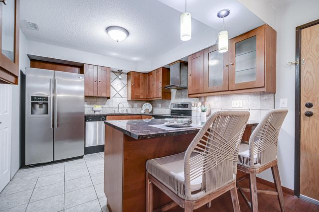 232 W Franklin Avenue 303, Minneapolis, MN 55404