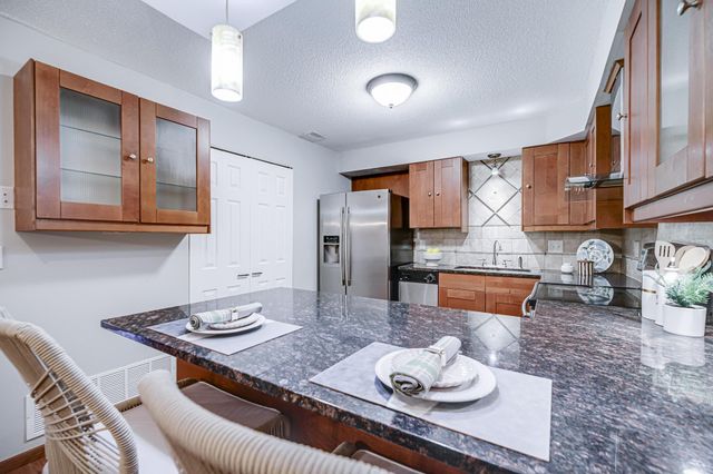 232 W Franklin Avenue 303, Minneapolis, MN 55404