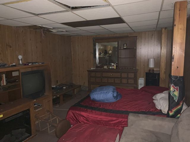 389 Breakneck Rd, Southbridge, MA 01550
