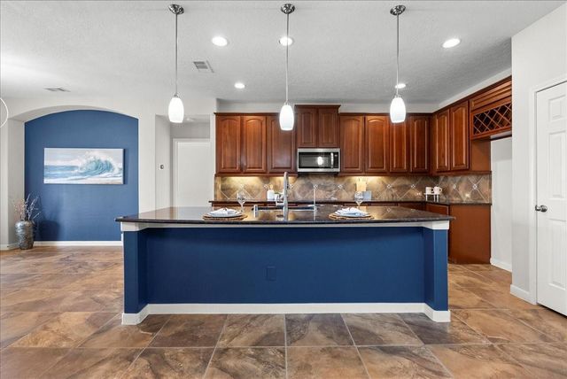 826 Arlington Pointe Drive, League City, TX 77573