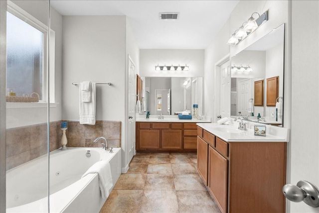 826 Arlington Pointe Drive, League City, TX 77573