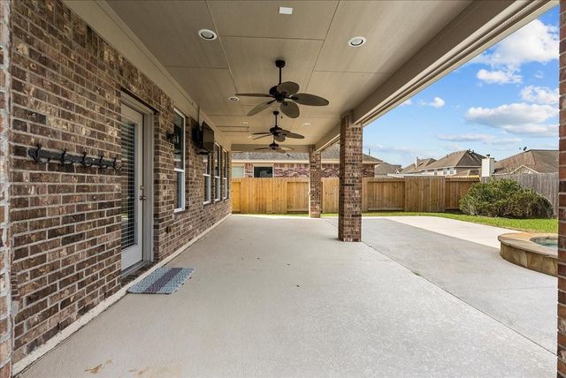 826 Arlington Pointe Drive, League City, TX 77573