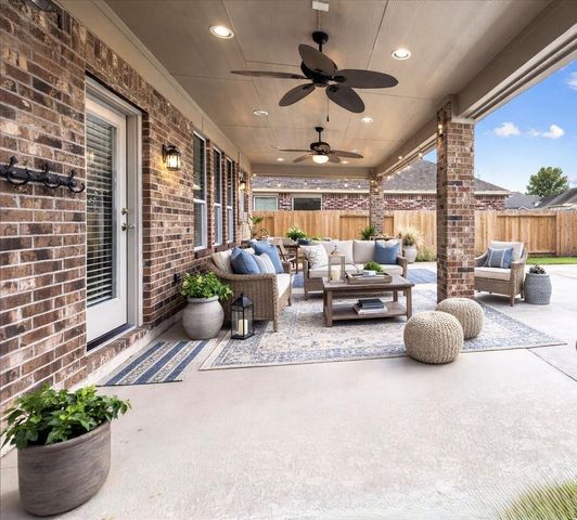 826 Arlington Pointe Drive, League City, TX 77573