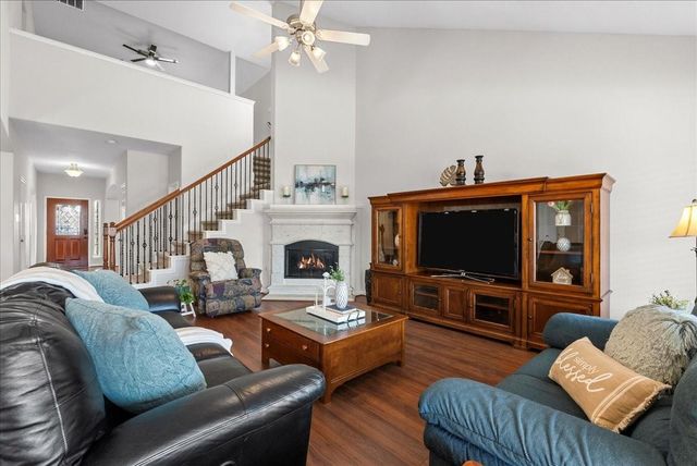 826 Arlington Pointe Drive, League City, TX 77573