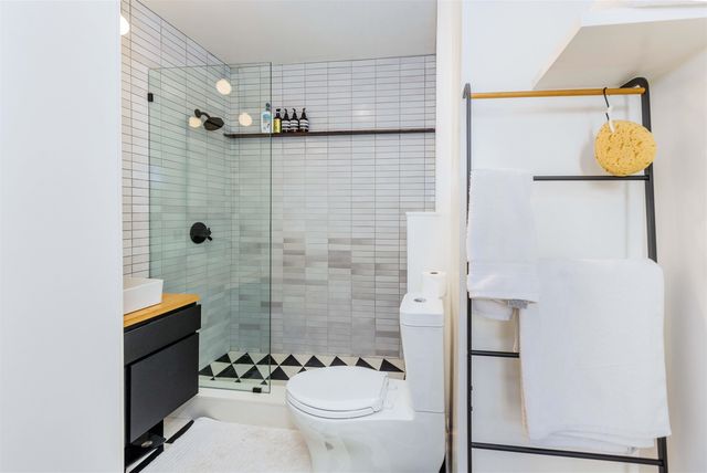 2323 Magnolia St 4, Oakland, CA 94607