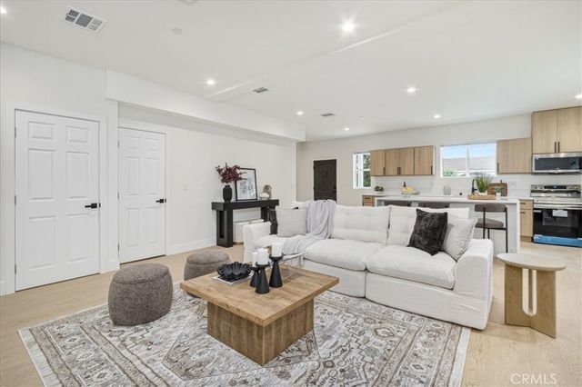 16619 Lake Avenue, Paramount, CA 90723