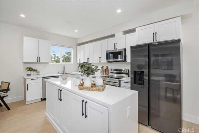 16619 Lake Avenue, Paramount, CA 90723