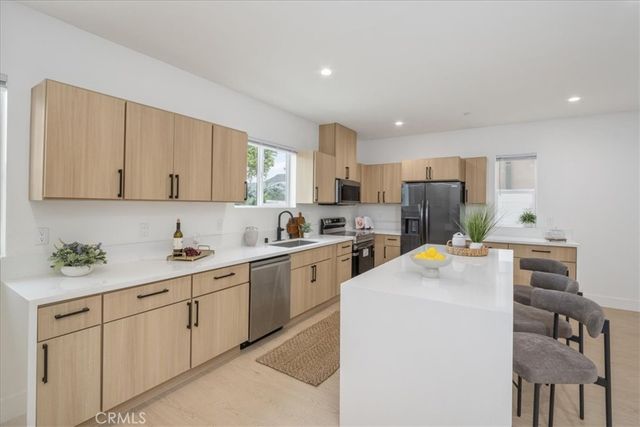 16619 Lake Avenue, Paramount, CA 90723