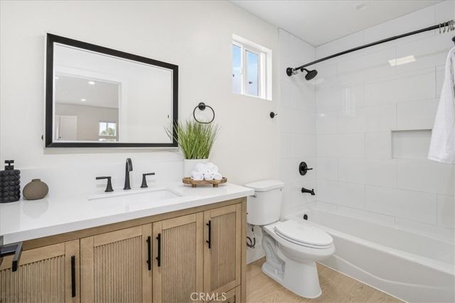 16619 Lake Avenue, Paramount, CA 90723