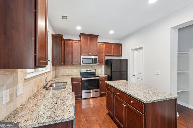 5860 Vinyard Lane, Cumming, GA 30041