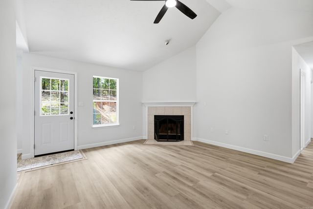 10 Christina Way, Conway, AR 72032
