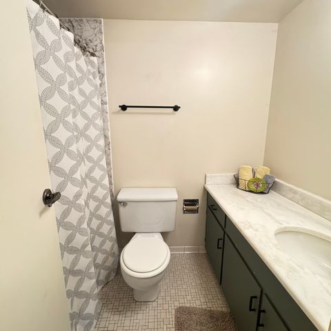 3100 Grand Avenue 5J, Des Moines, IA 50312