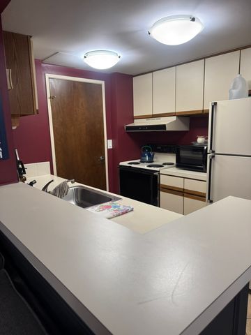 3100 Grand Avenue 5J, Des Moines, IA 50312