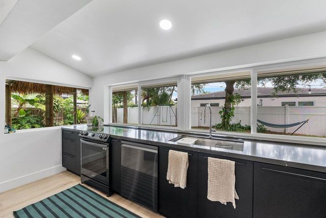 701 SE 5th Court, Pompano Beach, FL 33060