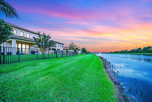 8635 GRAND PRIX Lane, Boynton Beach, FL 33472