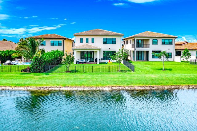 8635 GRAND PRIX Lane, Boynton Beach, FL 33472