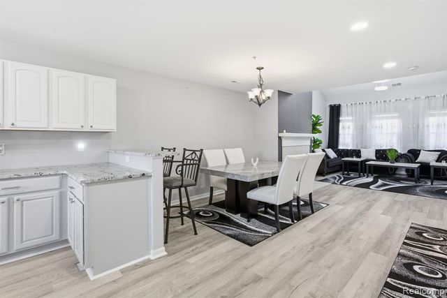 16878 Farmington Road, Livonia, MI 48154