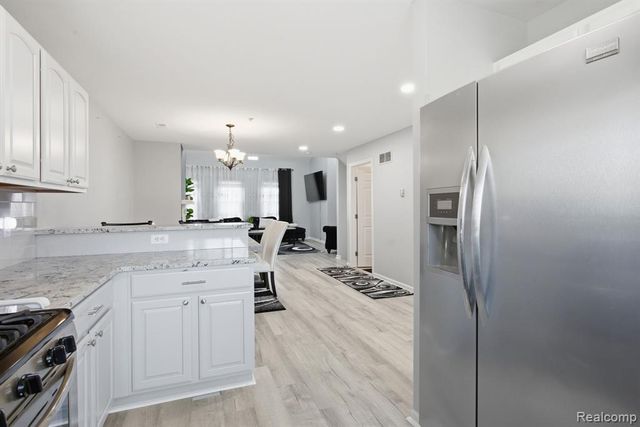 16878 Farmington Road, Livonia, MI 48154