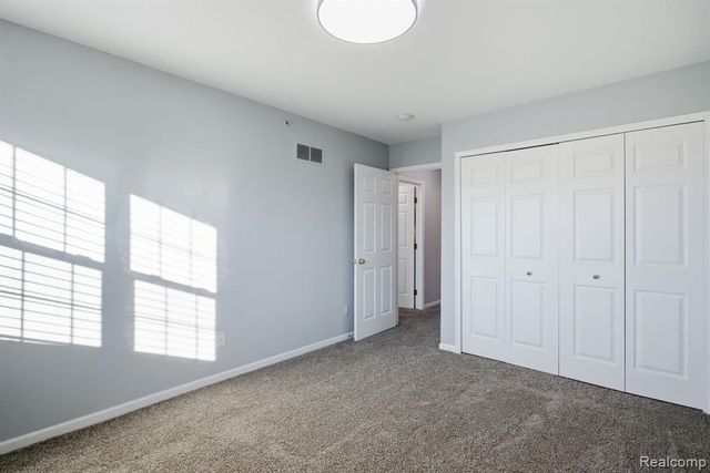 16878 Farmington Road, Livonia, MI 48154