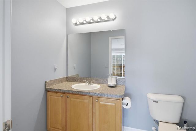 16878 Farmington Road, Livonia, MI 48154