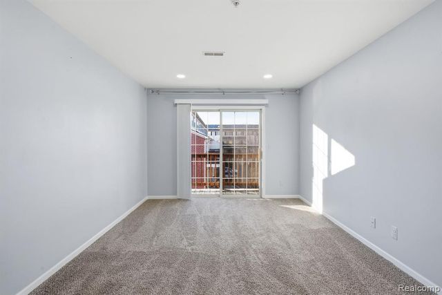 16878 Farmington Road, Livonia, MI 48154