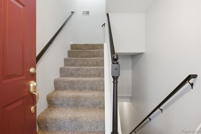 16878 Farmington Road, Livonia, MI 48154