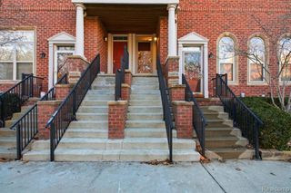 16878 Farmington Road, Livonia, MI 48154