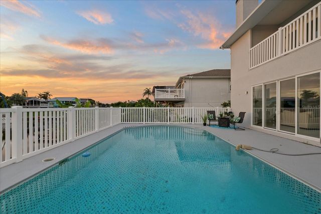 6121 BAYSIDE DRIVE, New Port Richey, FL 34652