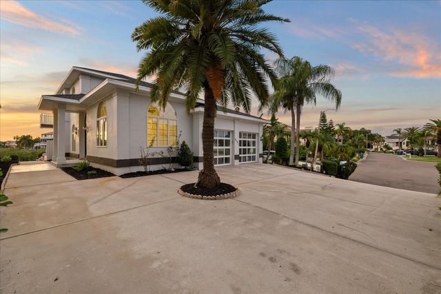 6121 BAYSIDE DRIVE, New Port Richey, FL 34652