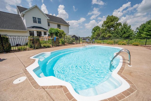 2756 AMETHYST COURT, Green Bay, WI 54311