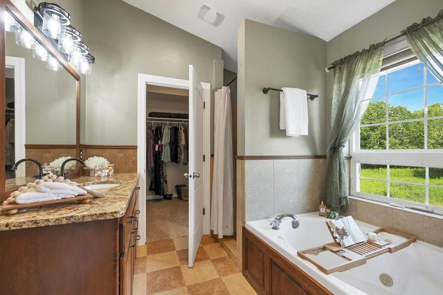 2756 AMETHYST COURT, Green Bay, WI 54311