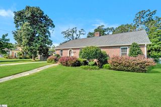 306 Hickory Street, Clinton, SC 29325