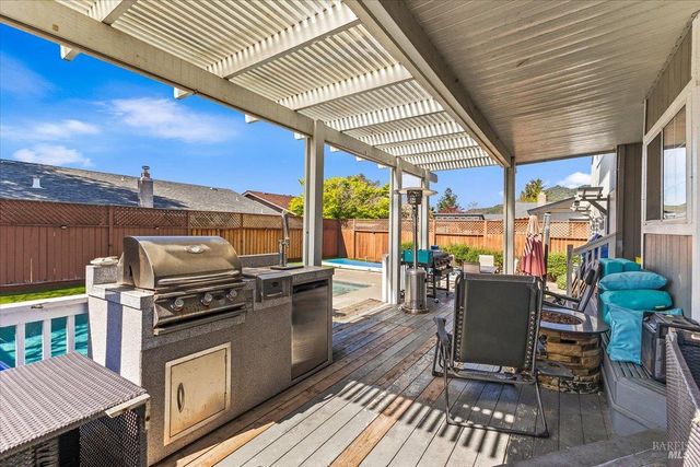 4457 Graywhaler Ln, Rohnert Park, CA 94928