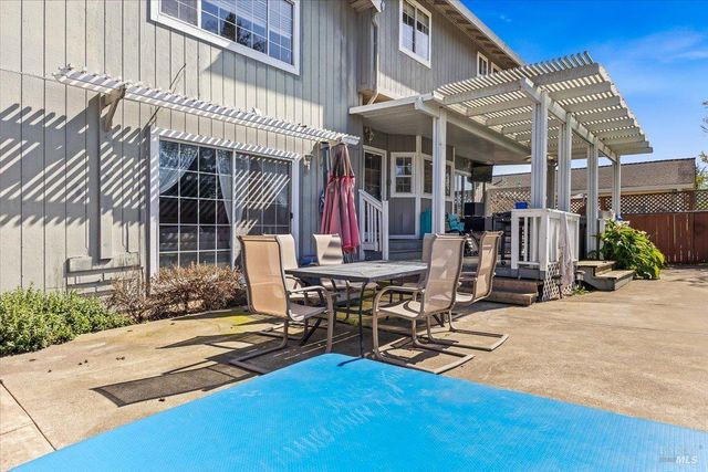 4457 Graywhaler Ln, Rohnert Park, CA 94928