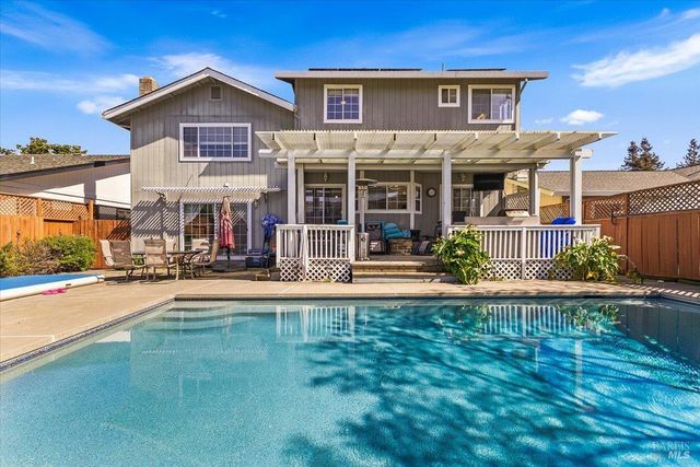 4457 Graywhaler Ln, Rohnert Park, CA 94928