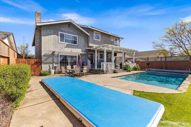 4457 Graywhaler Ln, Rohnert Park, CA 94928