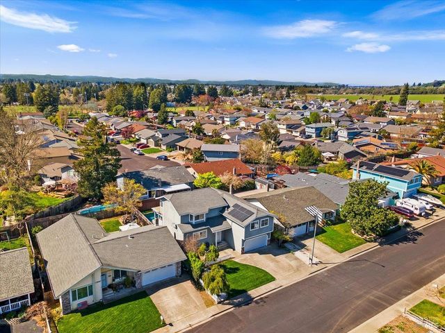 4457 Graywhaler Ln, Rohnert Park, CA 94928