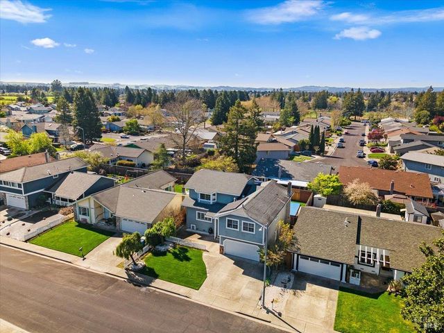 4457 Graywhaler Ln, Rohnert Park, CA 94928