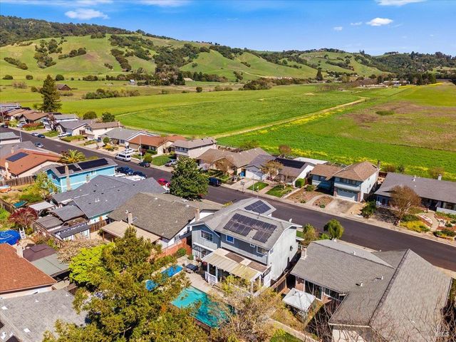 4457 Graywhaler Ln, Rohnert Park, CA 94928