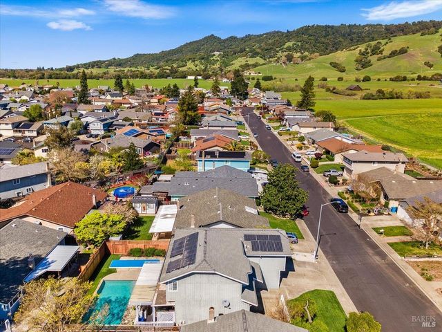 4457 Graywhaler Ln, Rohnert Park, CA 94928