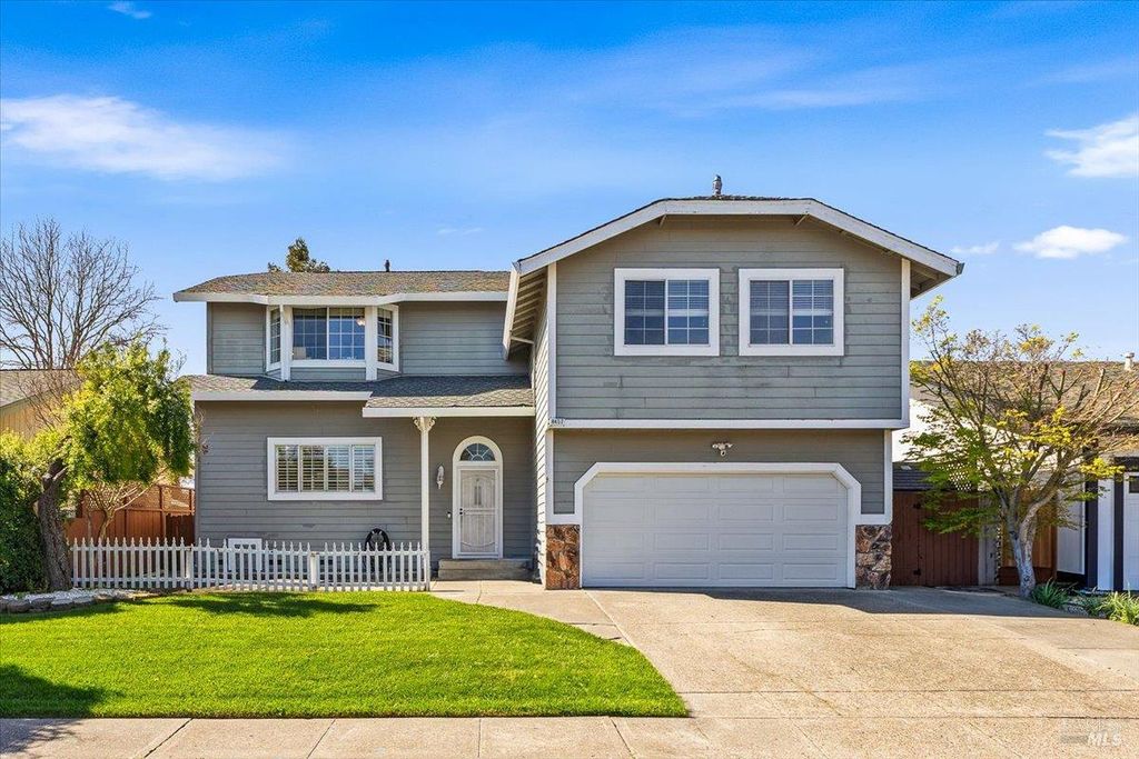 4457 Graywhaler Ln, Rohnert Park, CA 94928