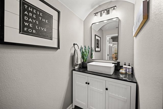 5528 Wild Foxglove RD, Spicewood, TX 78669