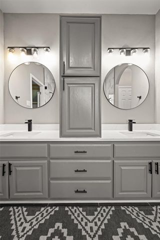 5528 Wild Foxglove RD, Spicewood, TX 78669