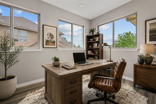 5528 Wild Foxglove RD, Spicewood, TX 78669